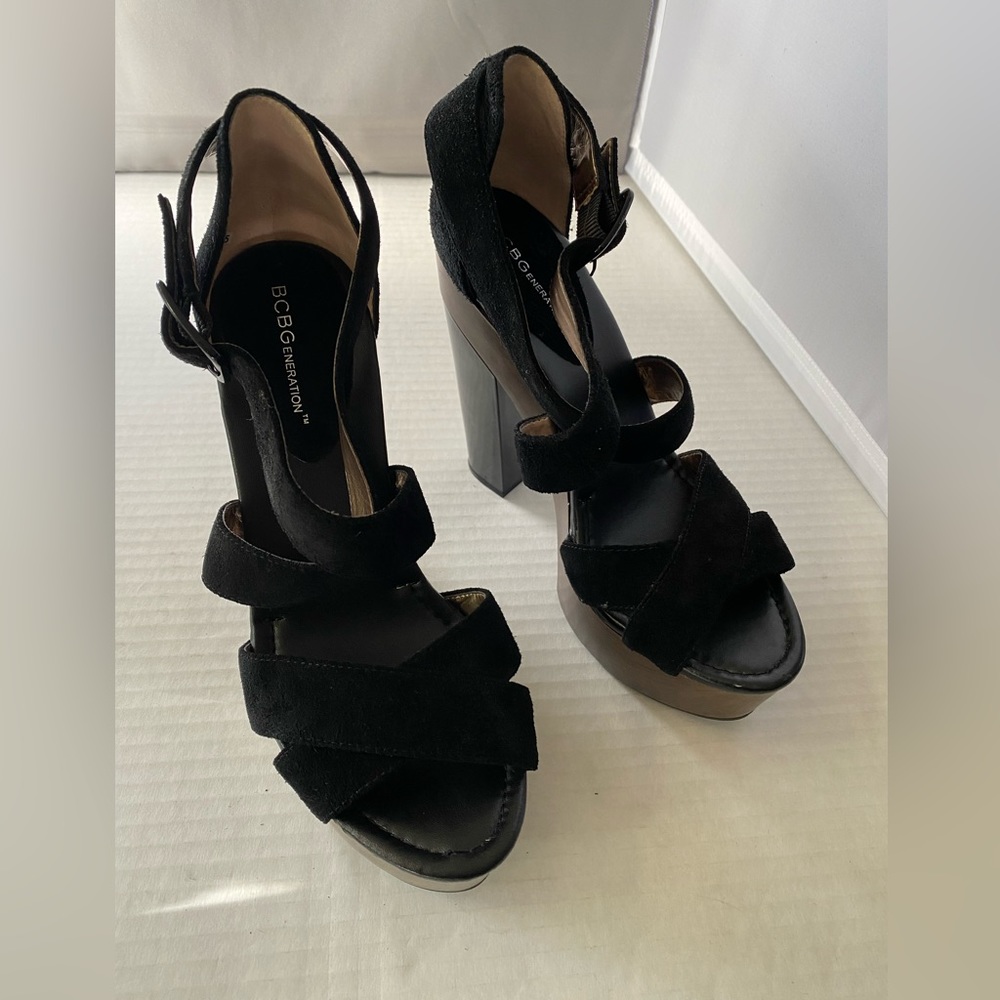 NWOT BCBGeneration Black Suede Chunky Platform Sandals size 8 1/2 - Picture 7 of 16